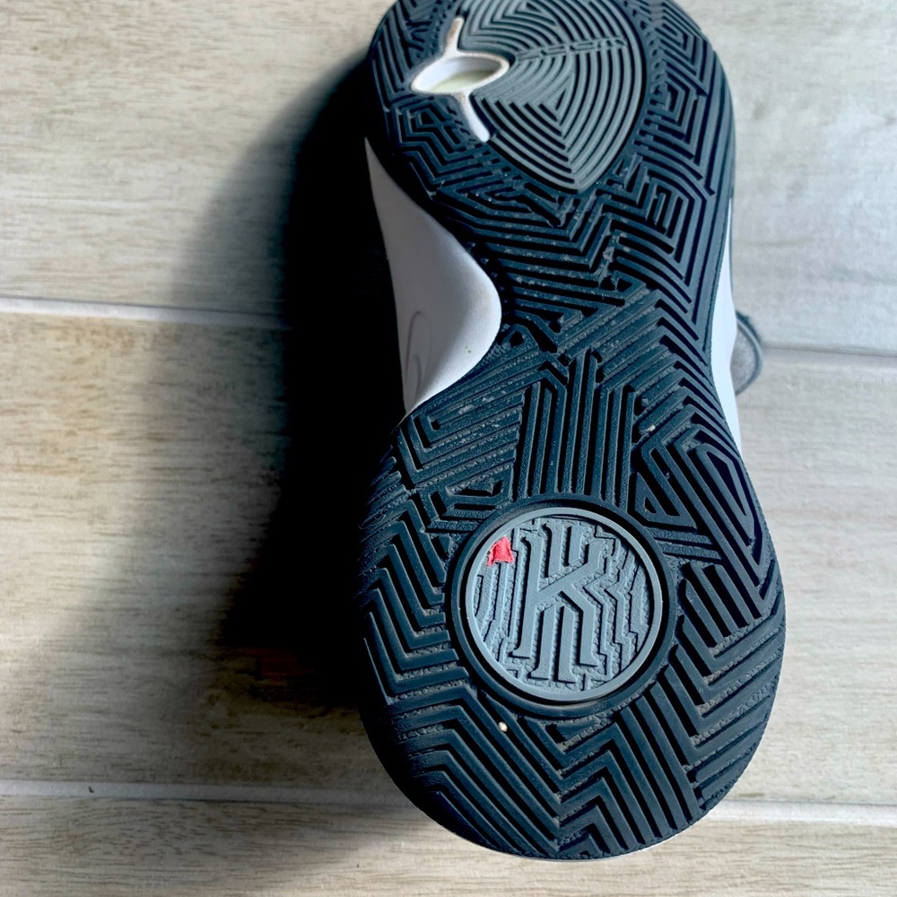 Nike Kyrie Flytrap 3 JBY mens basketball shoes